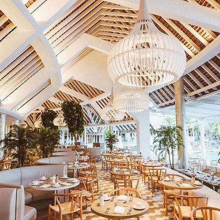 Lux* Grand Gaube Resort & Villas Екстер'єр фото The interior of the restaurant