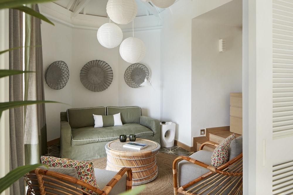 Lux* Grand Gaube Resort & Villas Екстер'єр фото A living room