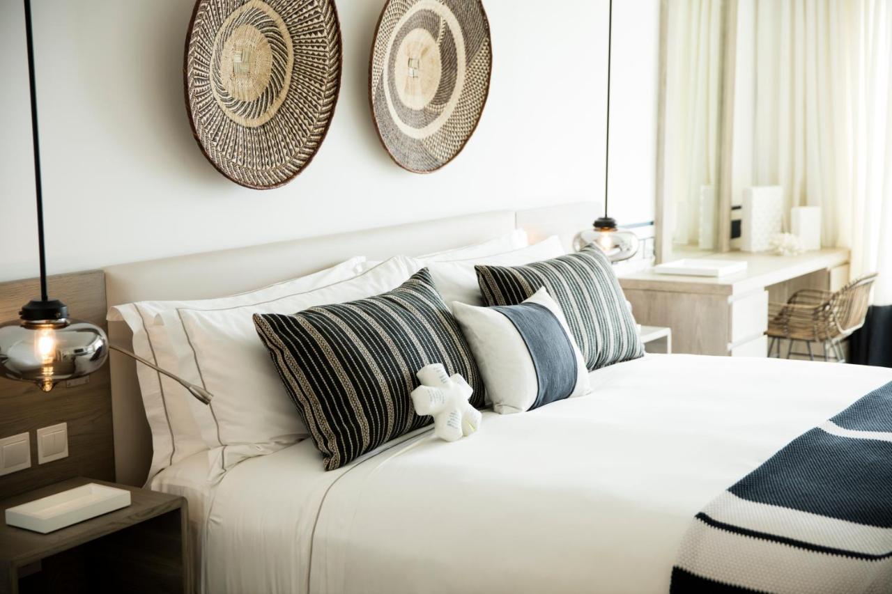 Lux* Grand Gaube Resort & Villas Екстер'єр фото A bedroom at the Cape Grace