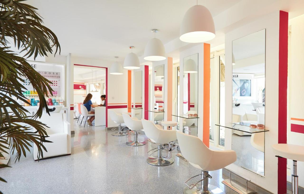 Lux* Grand Gaube Resort & Villas Екстер'єр фото A hair salon in Paris, France