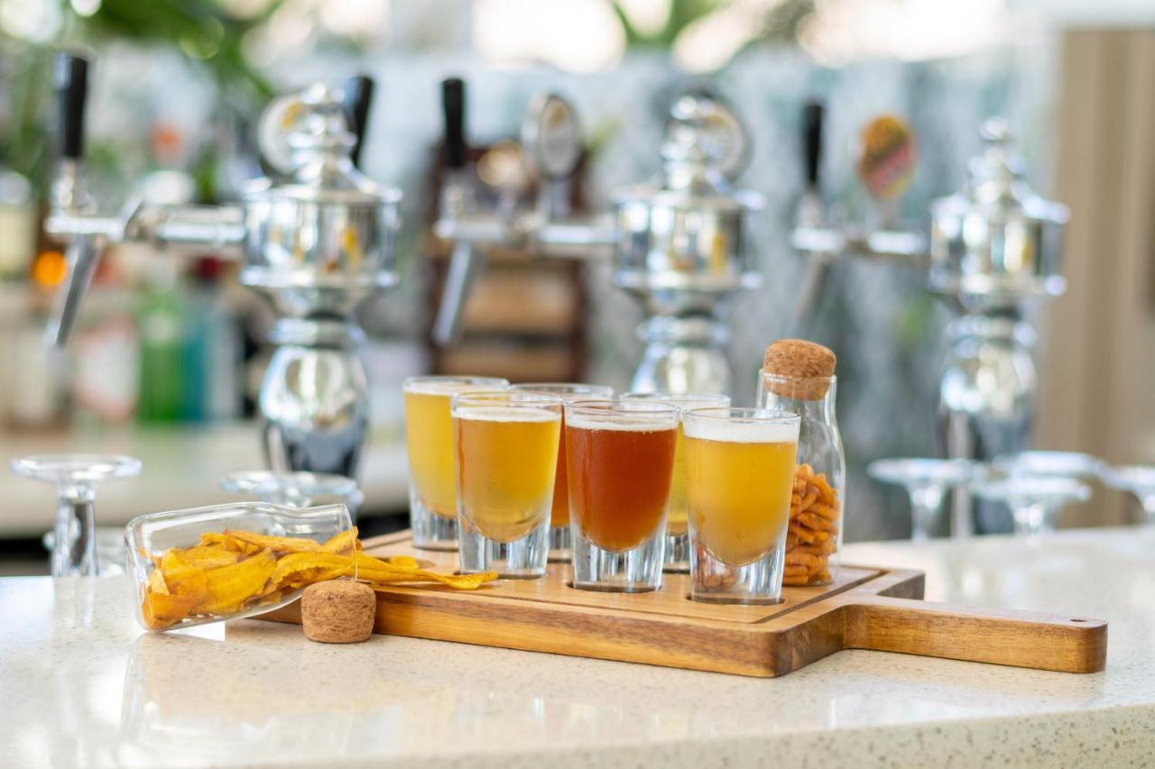 Lux* Grand Gaube Resort & Villas Екстер'єр фото Beer tasting