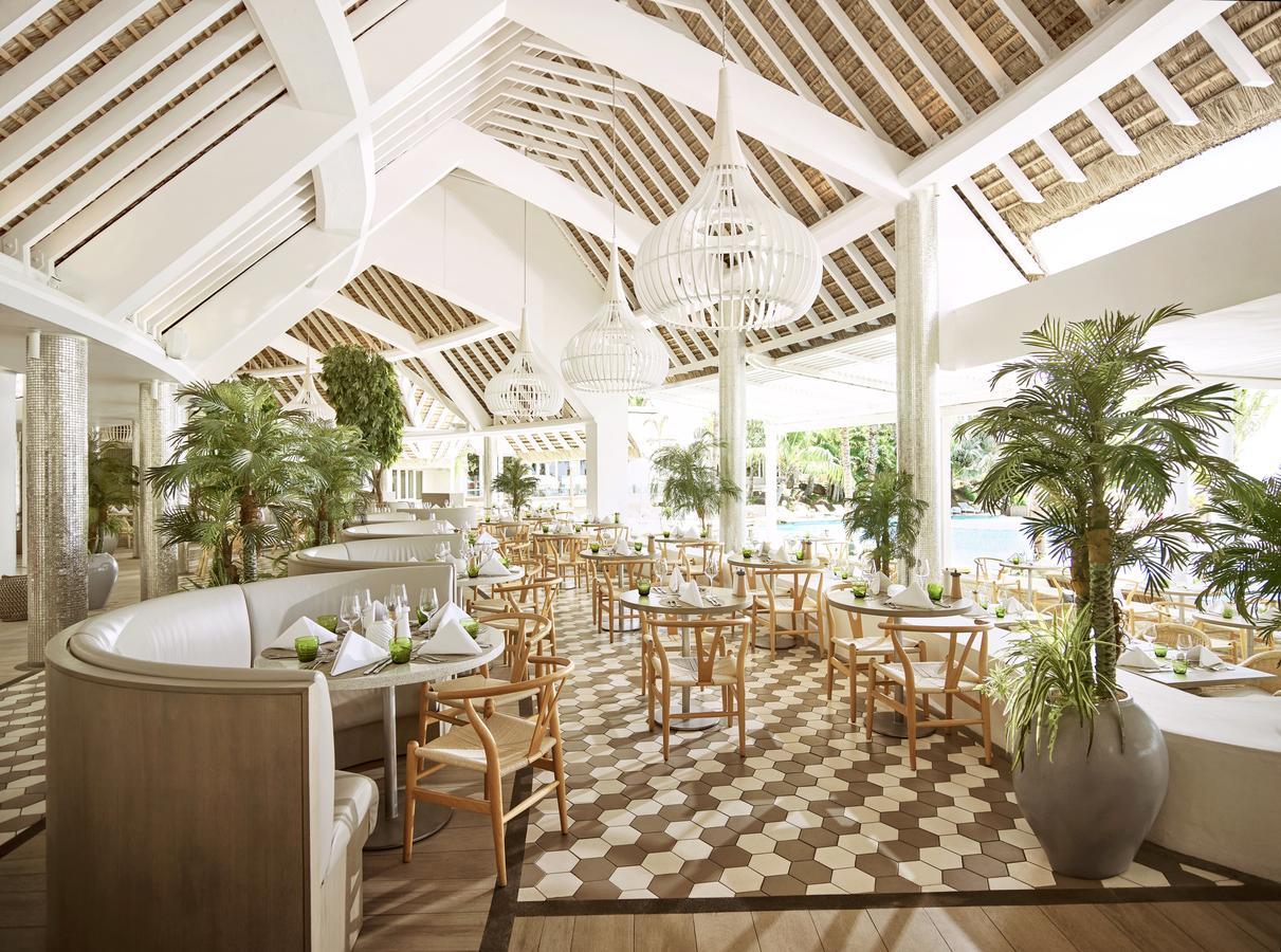 Lux* Grand Gaube Resort & Villas Екстер'єр фото The restaurant